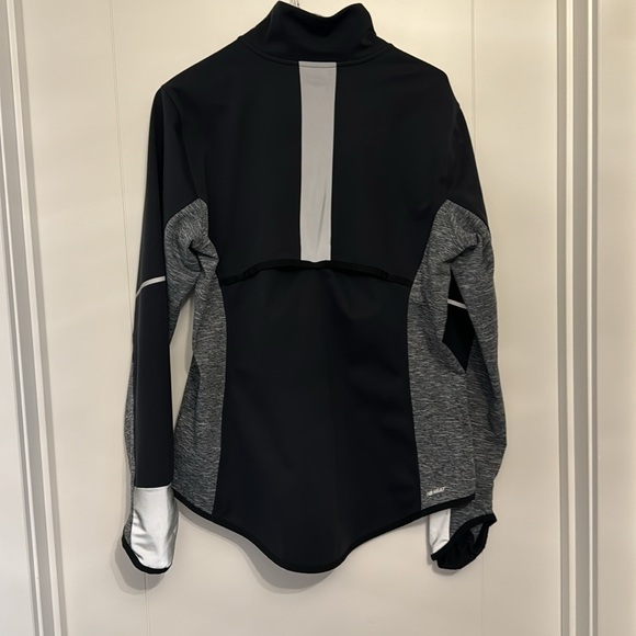 New Balance Women’s large winter running jacket. - Picture 2 of 4